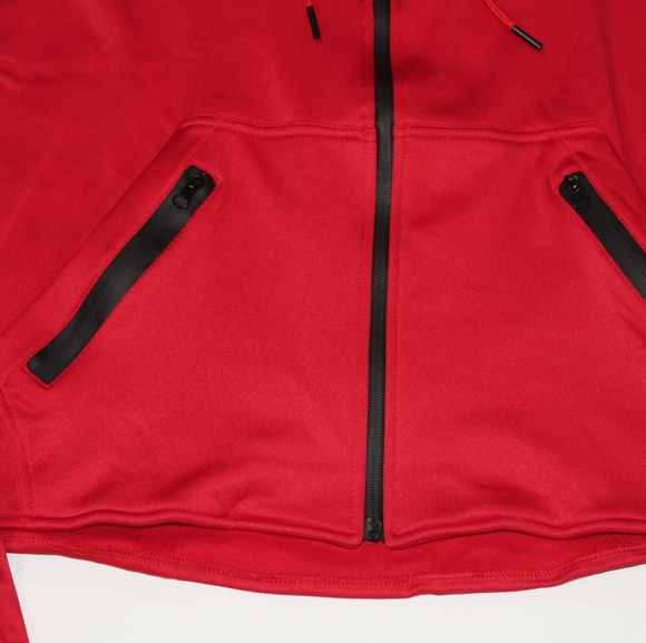 Luxury tec joggersuit - Picture 2 of 3